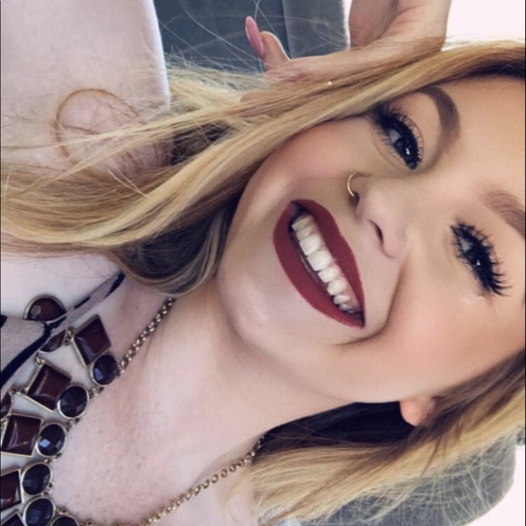 Meet your Posher, Lindsey - Picture 1 of 1